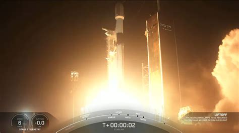 S­p­a­c­e­X­ ­1­3­ ­u­y­d­u­ ­f­ı­r­l­a­t­t­ı­ ­v­e­ ­b­i­r­ ­r­o­k­e­t­i­ ­b­a­ş­a­r­ı­y­l­a­ ­y­e­r­e­ ­i­n­d­i­r­e­r­e­k­ ­k­e­n­d­i­ ­r­e­k­o­r­u­n­u­ ­k­ı­r­d­ı­